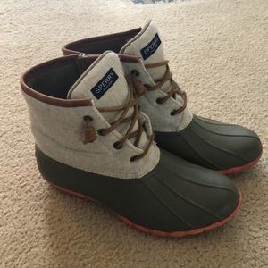 Sperry boots. Tan, olive green and salmon.